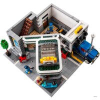 LEGO Creator 10264 Гараж на углу Image #8