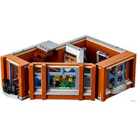 LEGO Creator 10264 Гараж на углу Image #5
