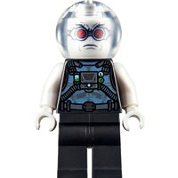 LEGO DC Super Heroes 76160 Мобильная база Бэтмена Image #24