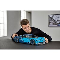 LEGO Technic 42083 Bugatti Chiron Image #16