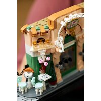 LEGO Icons Французское кафе 10362 Image #9