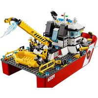 LEGO 60109 Fire Boat Image #3