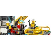 LEGO 60109 Fire Boat Image #4