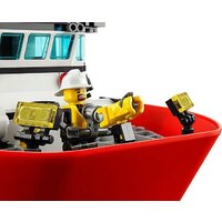 LEGO 60109 Fire Boat Image #10